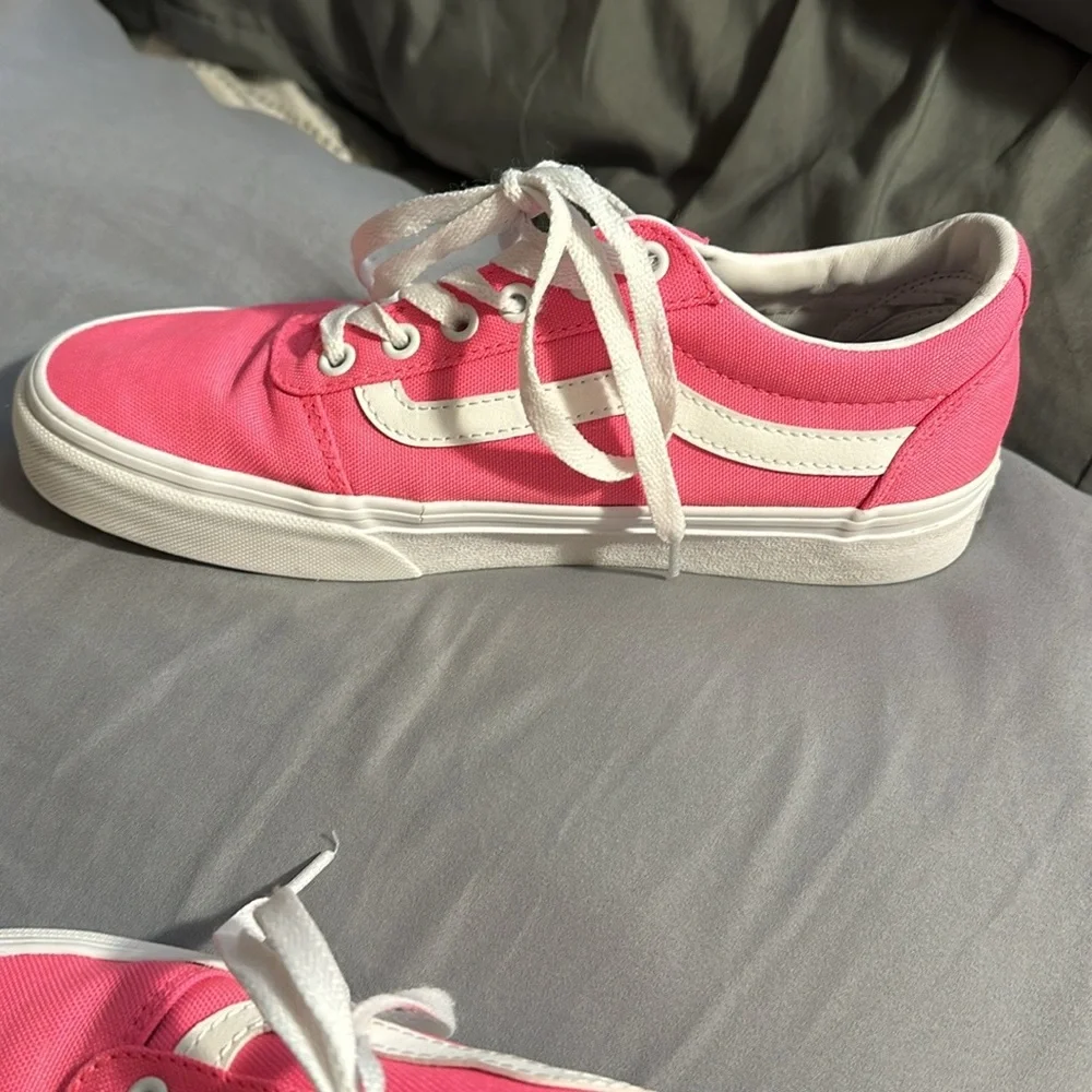 Vans - Picture 4 of 4